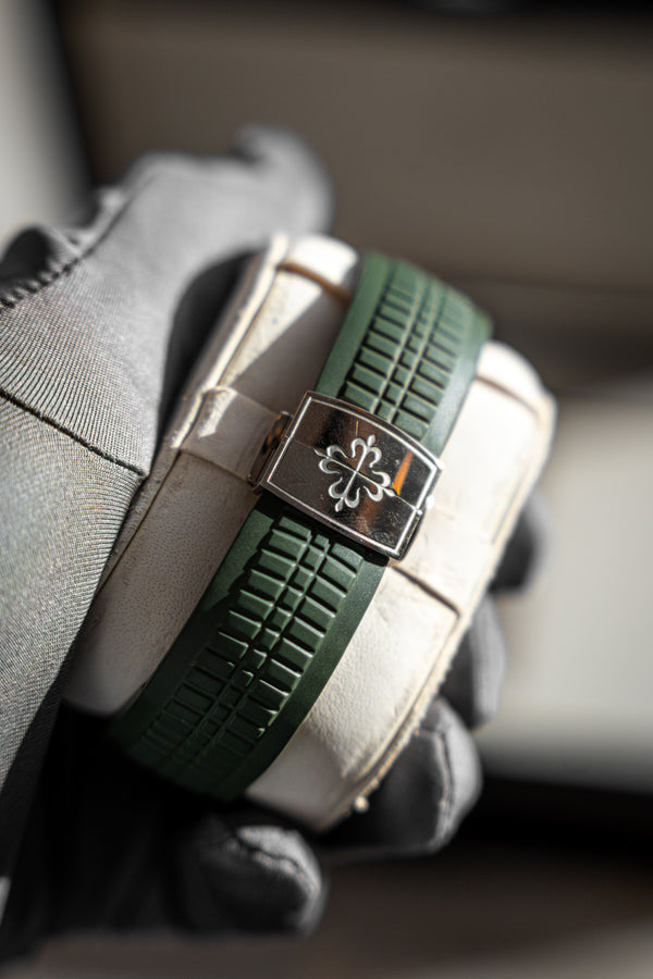 Patek Philippe Aquanaut 5968G-010 Flyback Chronograph Green Dial 42mm